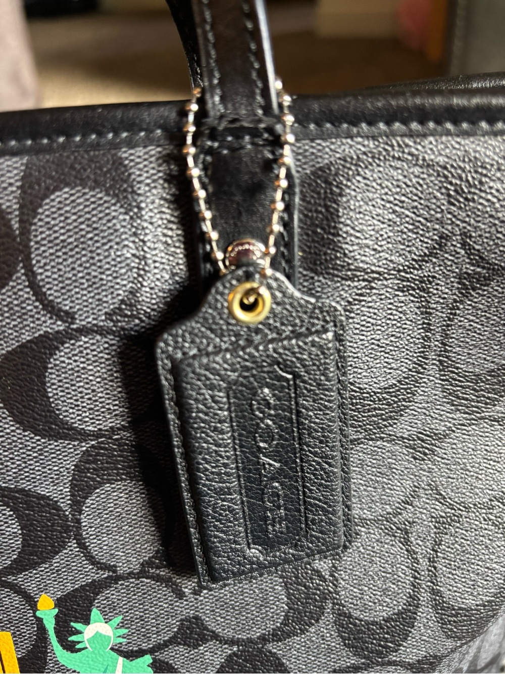 COACH NYC skyline city zip tote in signature canvas, style F57616 - Picture 9 of 9